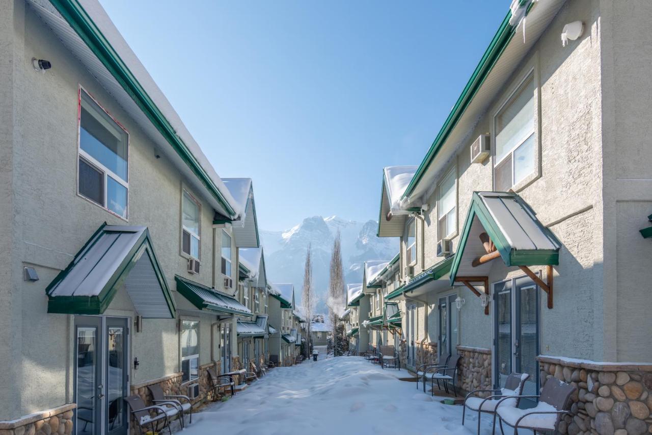 Banff Woods Lodge Canmore Exterior foto